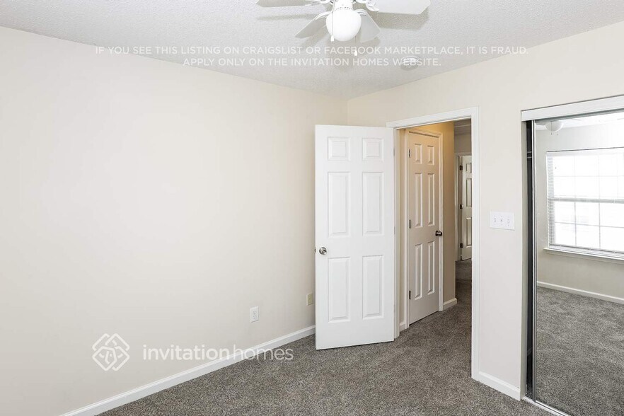 Building Photo - 8611 Meadowmont View Dr