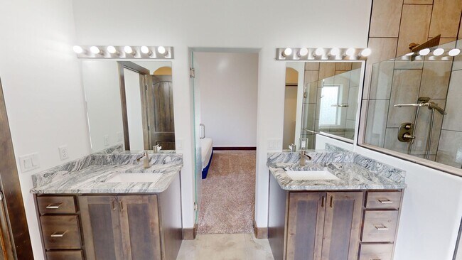 Building Photo - Partially Furnished Home