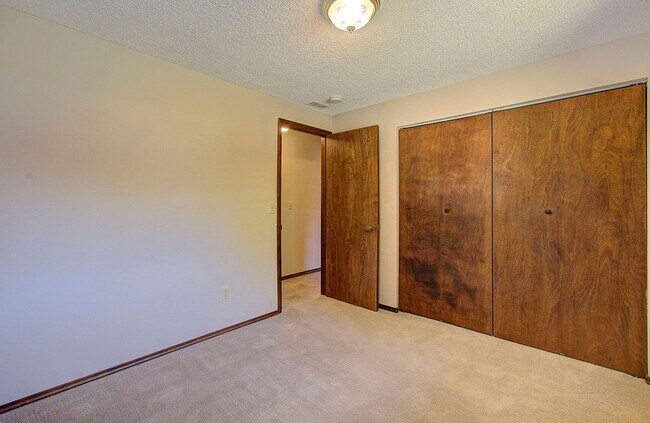 Building Photo - Spacious 3-Bedroom Home with Private Backyard Oasis