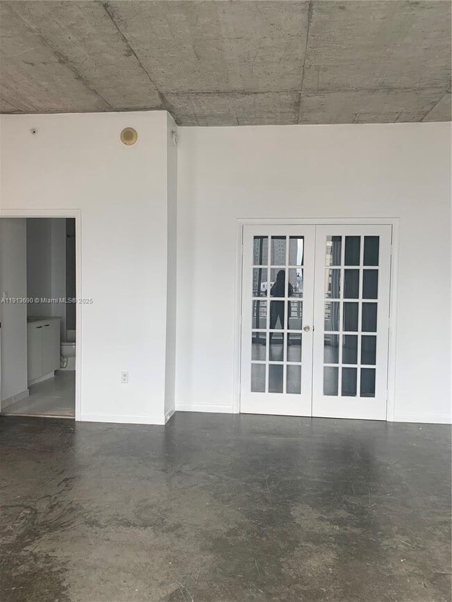 Building Photo - 133 NE 2nd Ave