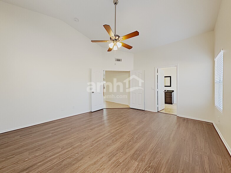Building Photo - 2708 N 126th Dr