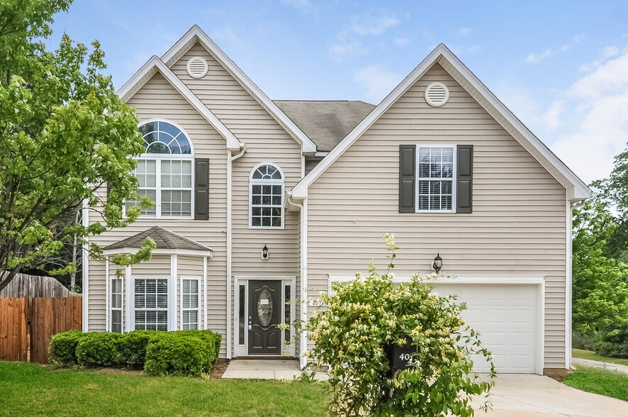 Primary Photo - 401 Pyracantha Dr