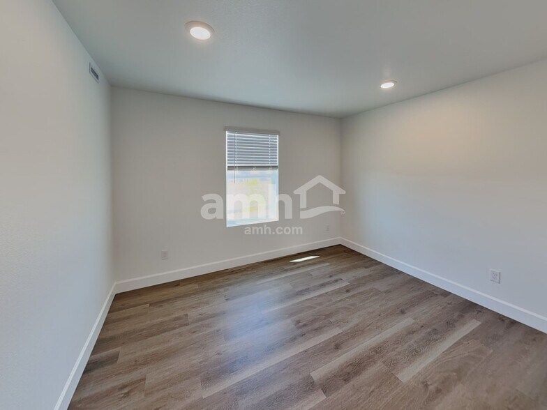 Building Photo - 10071 Potomac St