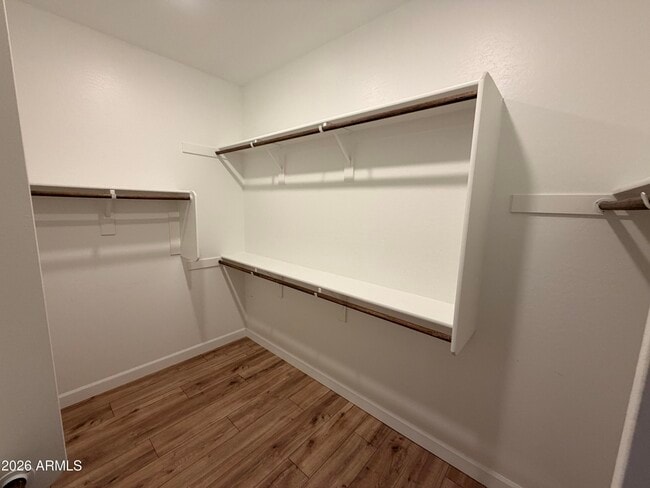 Building Photo - 9948 E Thornbush Ave