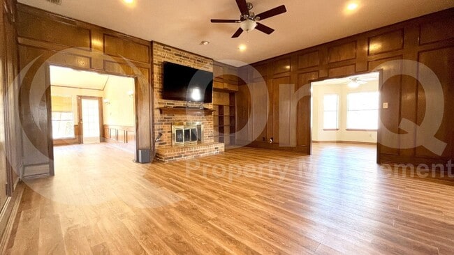 Building Photo - 10 Cypress Ct