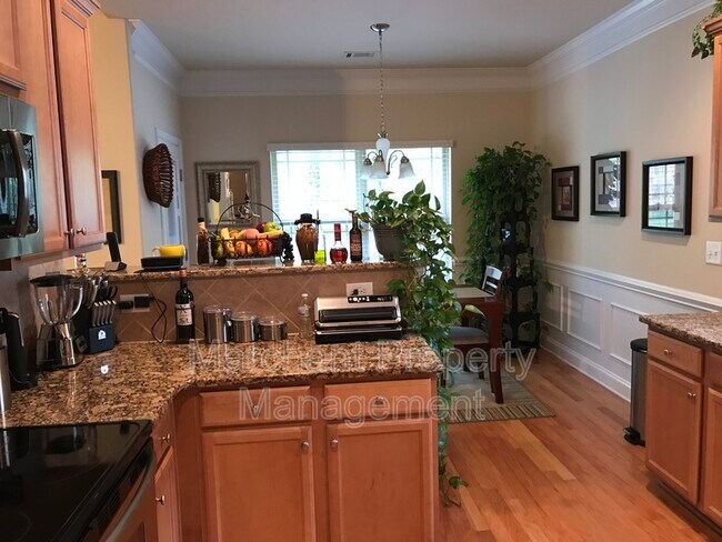 Building Photo - 500 Airdale Ln