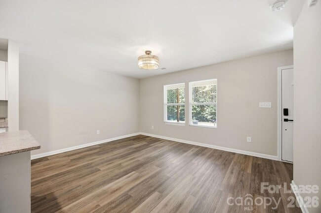 Building Photo - 1361 Ontario Dr