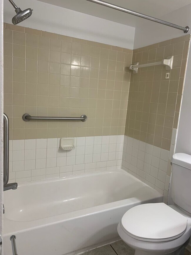 Building Photo - 2-Bedroom, 2-Bath Condo for Rent
