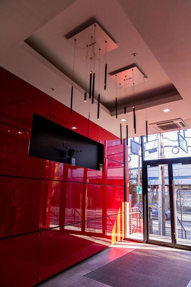 Building Photo - 1414 Grand St