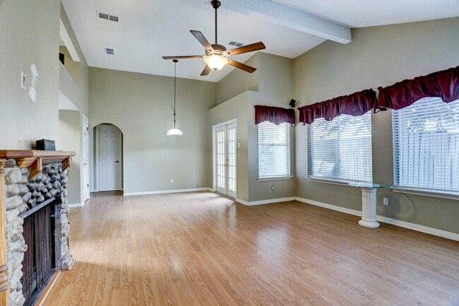 Building Photo - 20226 Linden Tree Dr