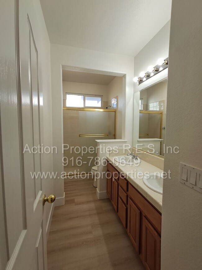 Building Photo - Action Properties R.E.S. Inc. Offering Beautiful Highland Park Single Story 3 Car, 4 Bedroom, Gar...