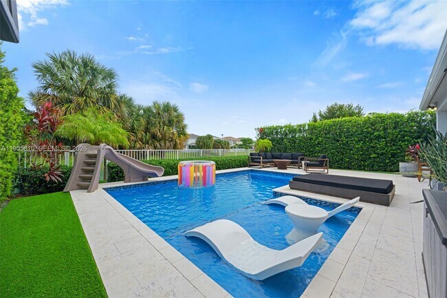 Building Photo - 1465 Bursera Ter