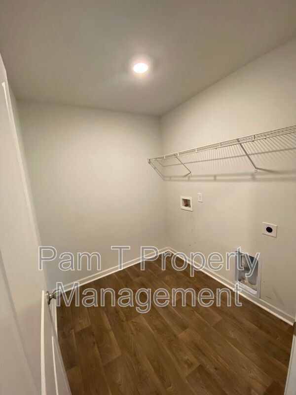 Building Photo - 124 Troupe Dr