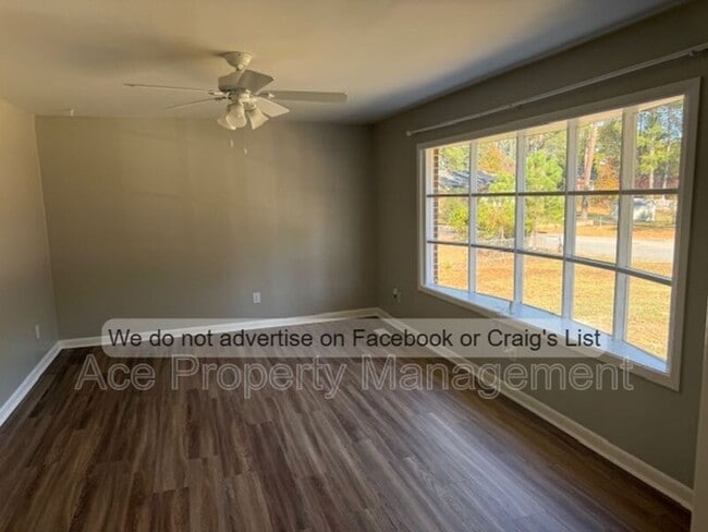 Building Photo - 643 Wakefield Dr