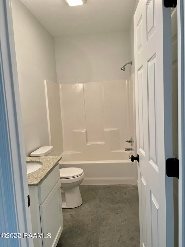 Building Photo - 237 Le Village Loop