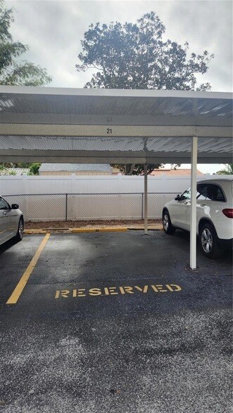 Building Photo - 11485 Oakhurst Rd