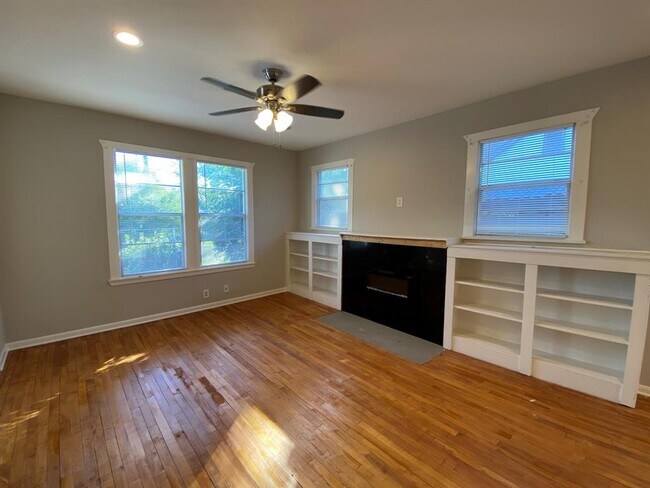 Building Photo - 6523 Avenue C