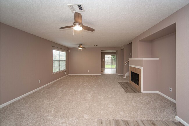 Building Photo - 29314 Legends Bluff Dr
