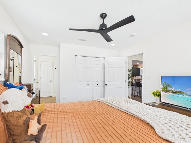 Building Photo - 38 Cape Dr NW