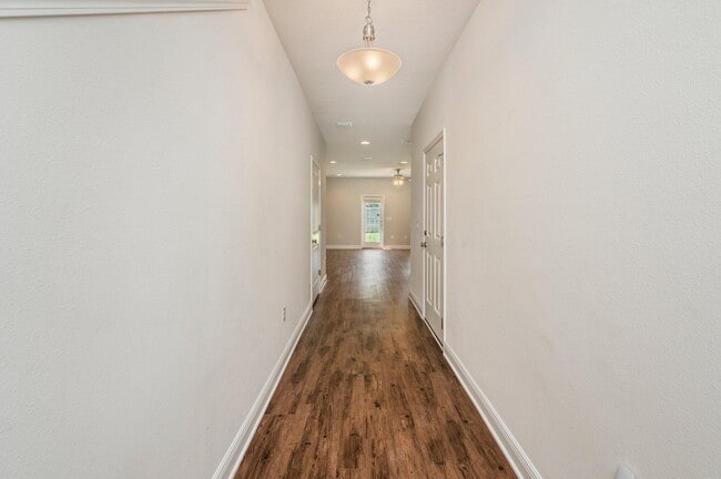 Building Photo - 175 Iron Horse Dr E