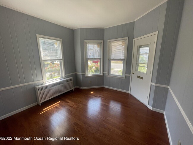 Primary Photo - 213 Chelsea Ave