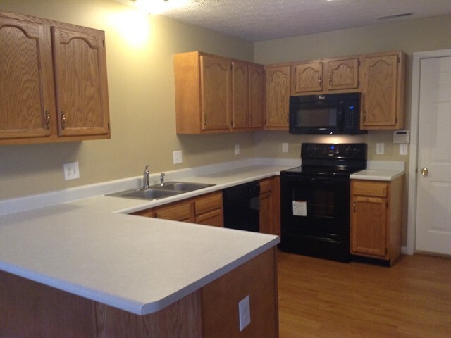 Building Photo - 71 Meadow Crest Drive