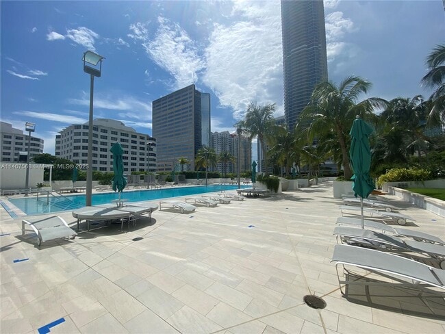 Building Photo - 950 Brickell Bay Dr