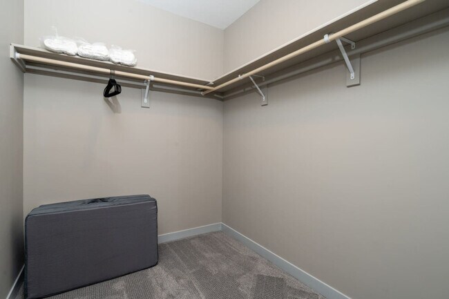 Building Photo - 5825 Sunset Wy