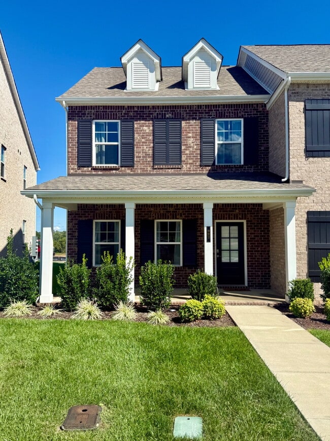 Building Photo - 927 Nance Ln