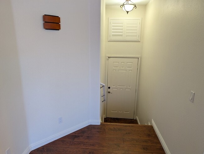 Building Photo - INVITING CONDO WITH OPEN FLOOR PLAN IN NORTHEAST LAS VEGAS