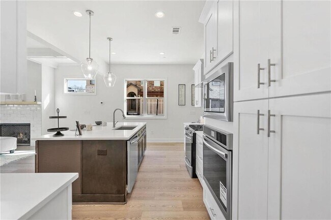 Building Photo - 110 Via Roma