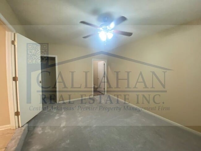 Building Photo - Jacksonville 4 Bedroom Home