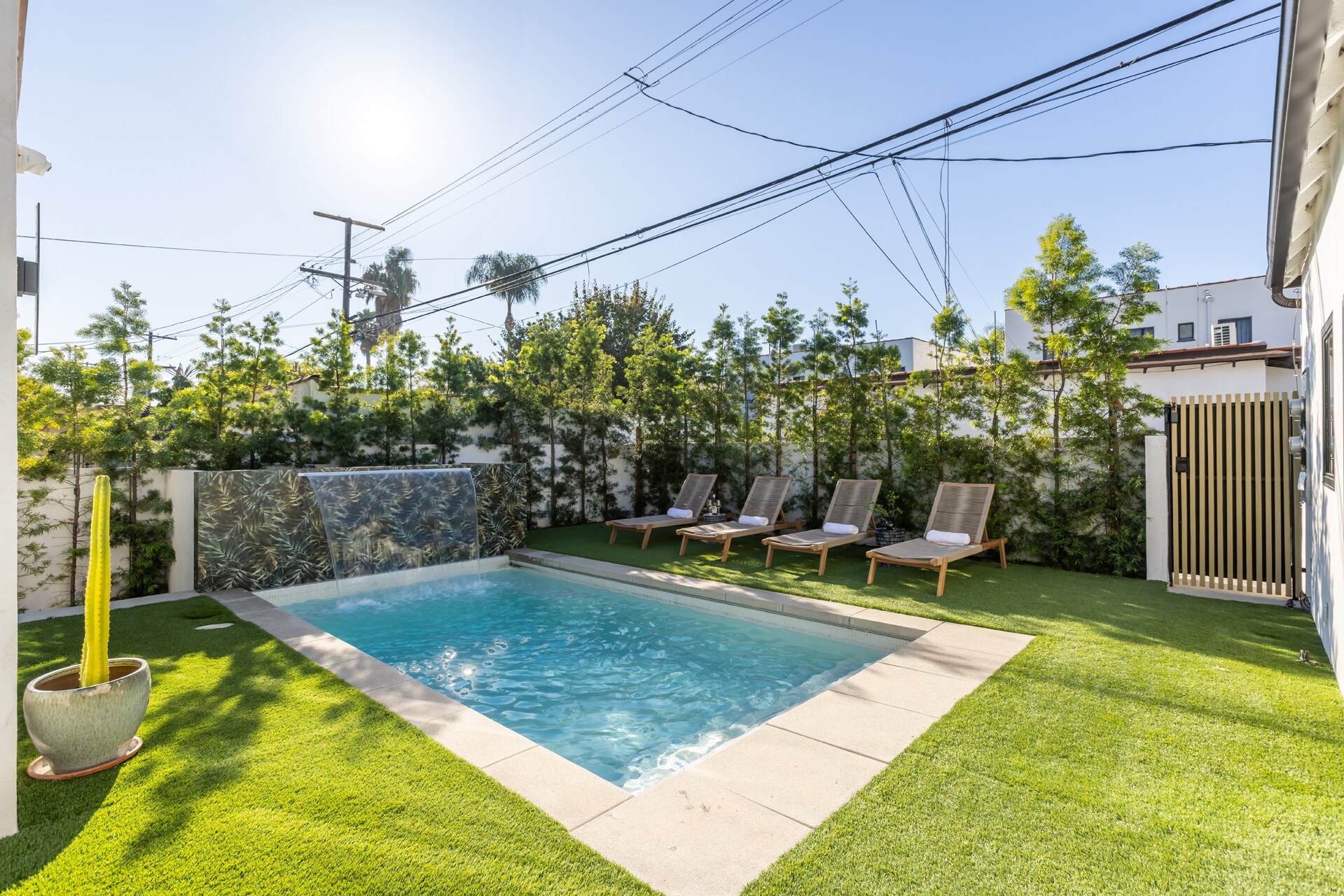 Building Photo - 1161 Stearns Dr