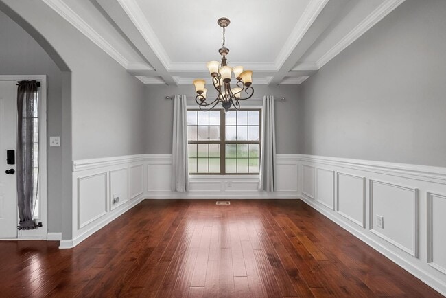 Building Photo - Pet Friendly Four Bedroom!