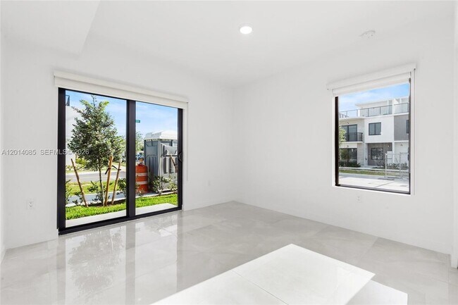 Building Photo - 14584 SW 261 St Ter