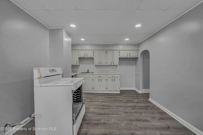 Building Photo - 8 Green Ridge St