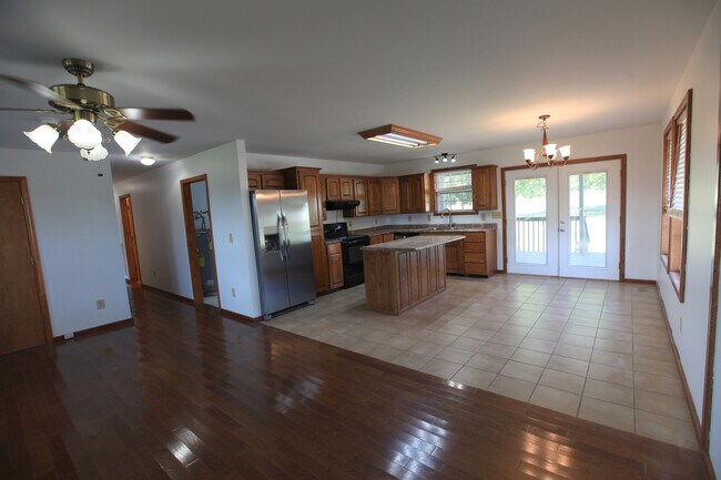 Building Photo - 1042 Murray-Kittrell Rd