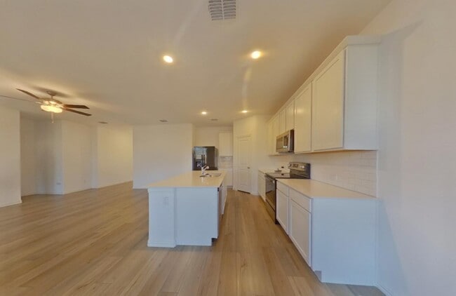 Building Photo - Beautifully Renovated 4-Bedroom Home with Premium Finishes