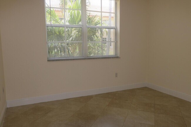 Building Photo - 1803 N Flagler Dr