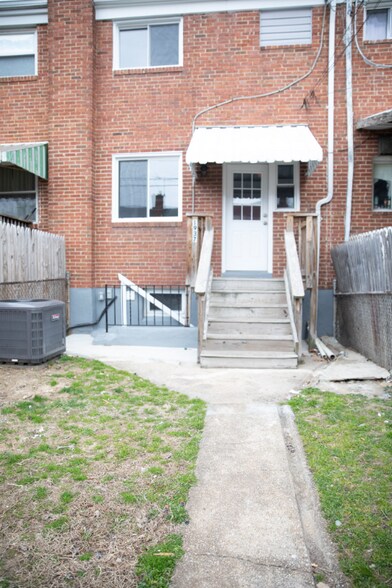 Building Photo - 1937 Jasmine Rd