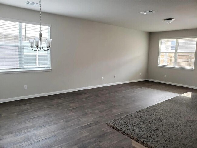 Building Photo - 118 Lullaby Dr