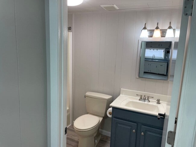 Building Photo - 1 Bedroom 1 Bath Home Located in Johnson City, TN