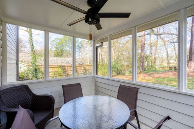 Building Photo - 1060 Washington Ave