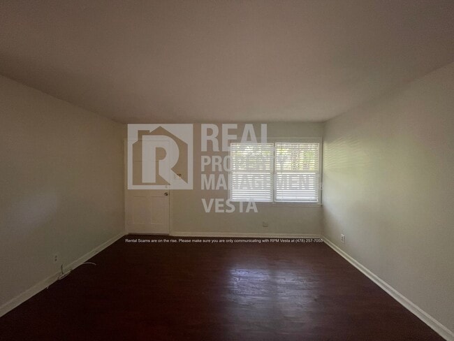 Building Photo - 1427 Royalwyn Dr