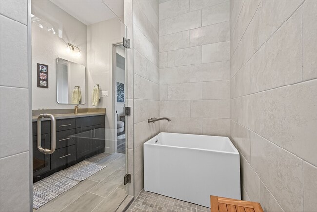 Building Photo - 9979 Pebble Glen Dr