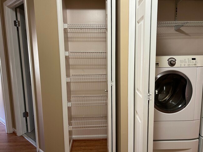 Building Photo - 1412 Nestlewood Ct