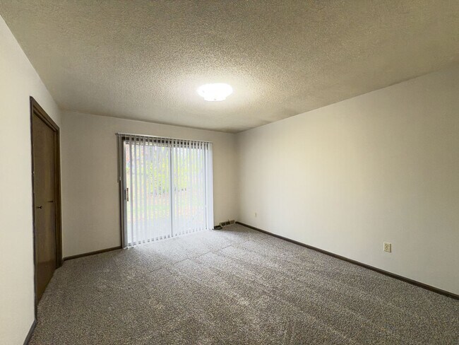 Building Photo - 2427-2427 E Heying Dr