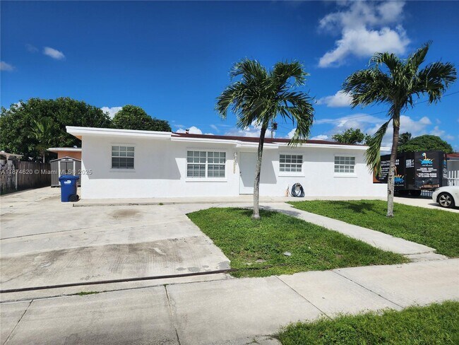 Primary Photo - 5431 NW 178th Terrace
