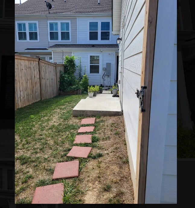 Building Photo - 372 Hammock Ln