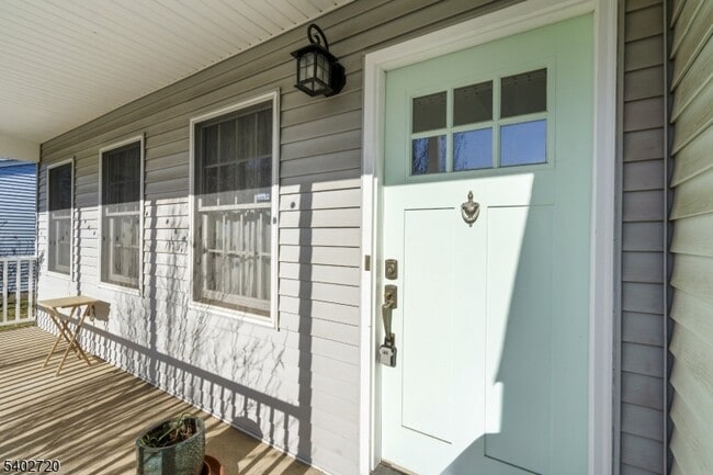 Building Photo - 6 Hoagland Ct